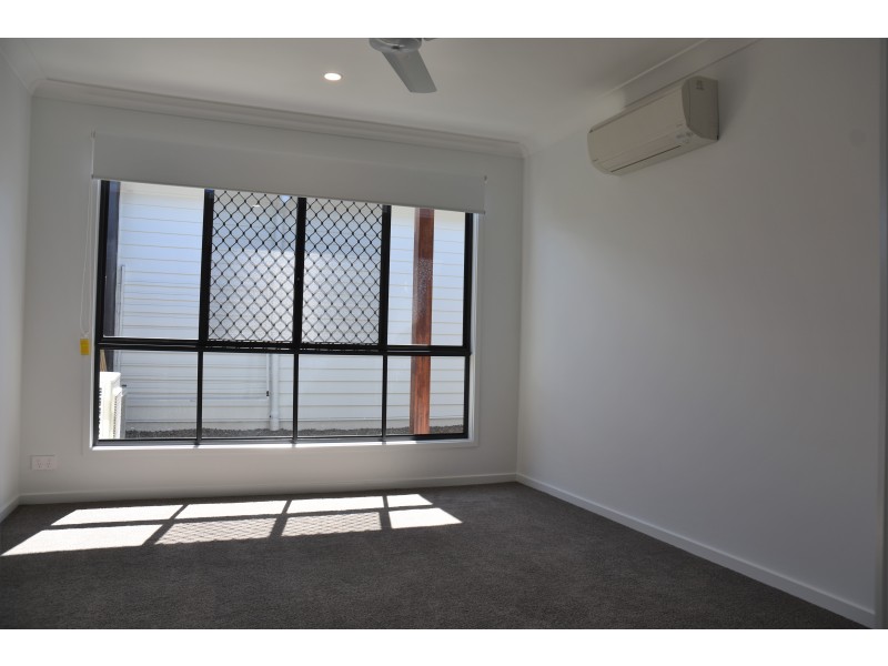 8 LIMMEN CRESCENT, South Ripley QLD 4306