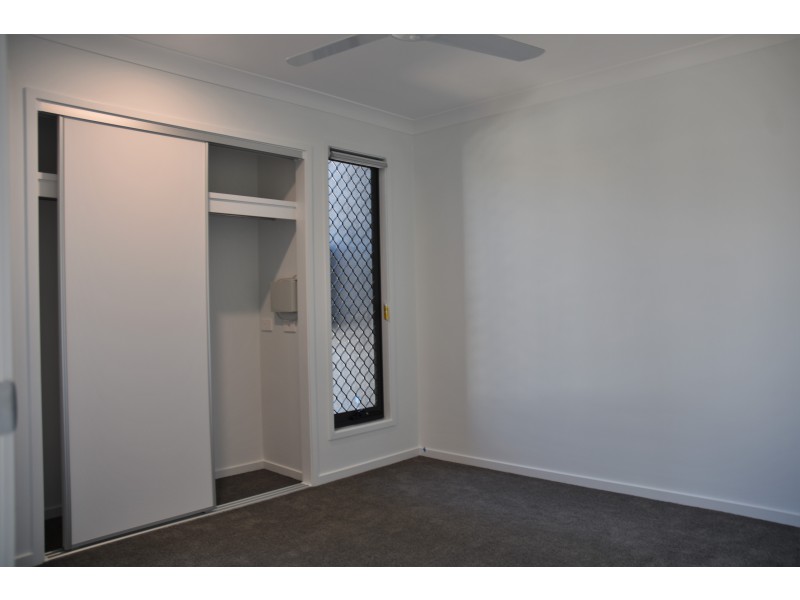 8 LIMMEN CRESCENT, South Ripley QLD 4306