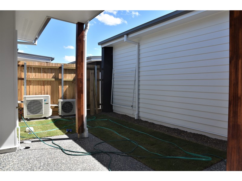 8 LIMMEN CRESCENT, South Ripley QLD 4306