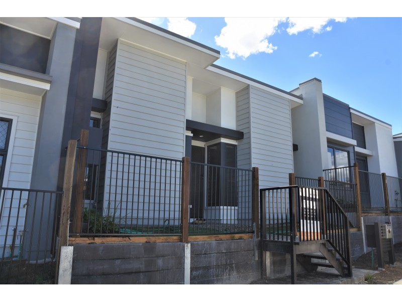 8 LIMMEN CRESCENT, South Ripley QLD 4306