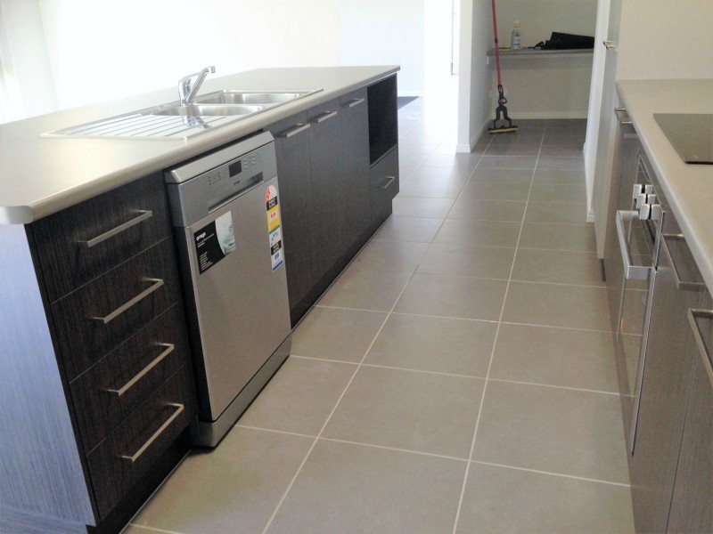 23 PYRUS PLACE, Redland Bay QLD 4165