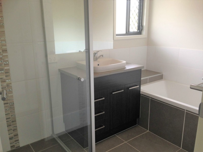 23 PYRUS PLACE, Redland Bay QLD 4165