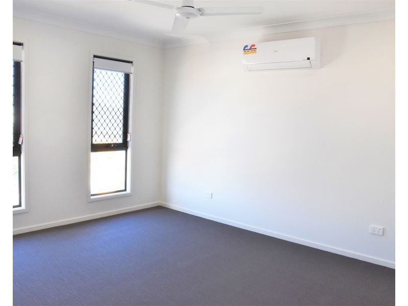18a CURRAWONG DRIVE, Birkdale QLD 4159
