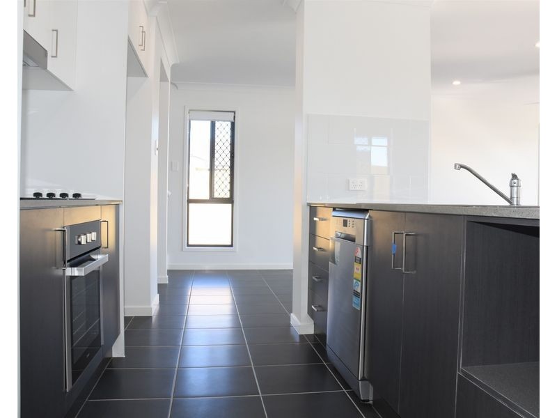 33 Crest Street, Narangba QLD 4504