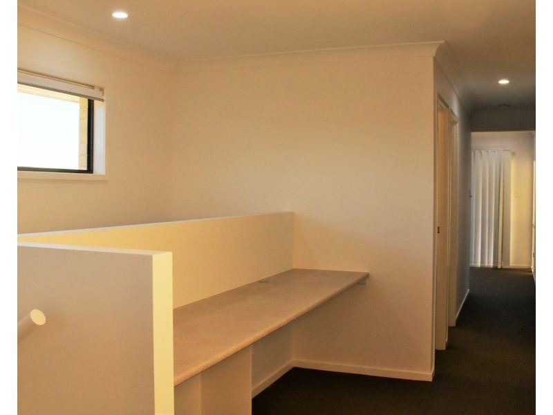 33 Crest Street, Narangba QLD 4504