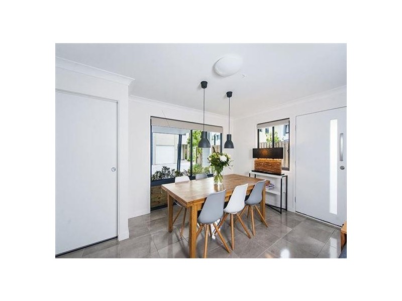 14/22 CAREEL CLOSE, Helensvale QLD 4212