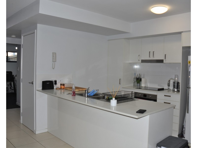2/90 GLENALVA TERRACE, Enoggera QLD 4051
