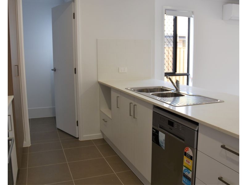 42 Crest Street, Narangba QLD 4504