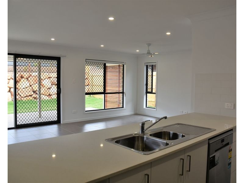 42 Crest Street, Narangba QLD 4504