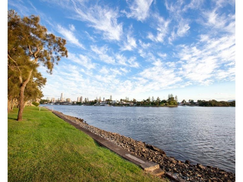 1/17 Sunset Boulevard, Surfers Paradise QLD 4217