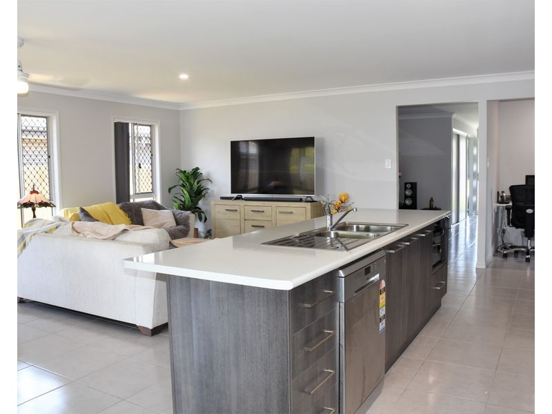 101 Brookvale Drive, Victoria Point QLD 4165