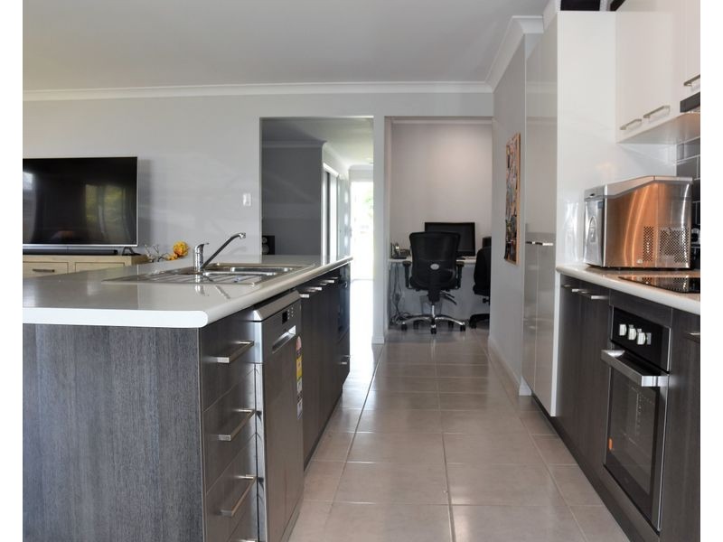 101 Brookvale Drive, Victoria Point QLD 4165