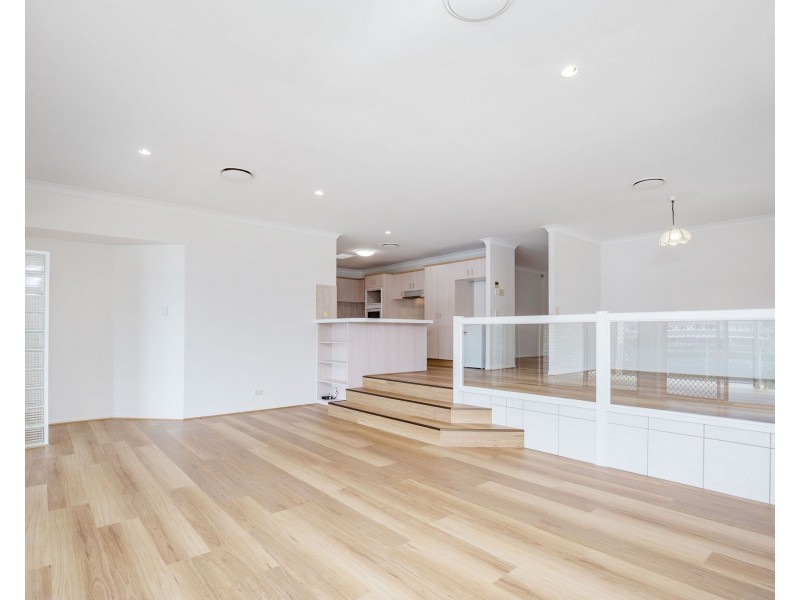 15 Tullamarine Drive, Robina QLD 4226