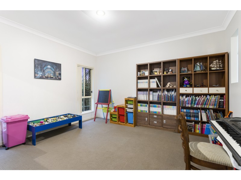 15 Waterclover Drive, Pimpama QLD 4209