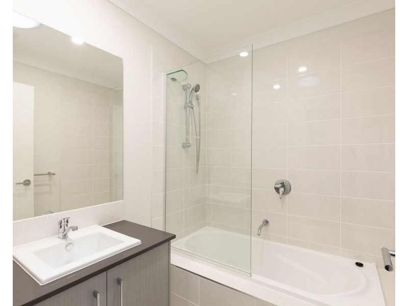 24/8 Highlands Street, Yarrabilba QLD 4207