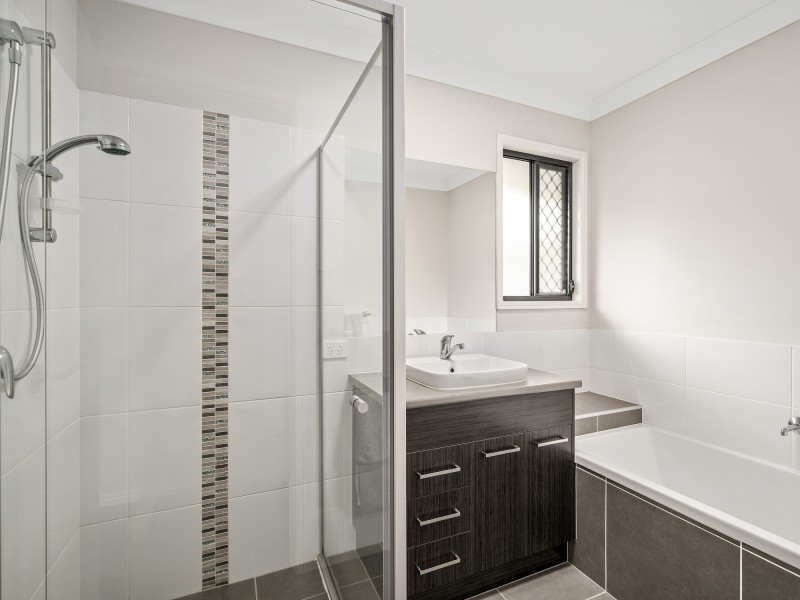 23 PYRUS PLACE, Redland Bay QLD 4165