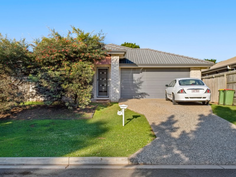 81 Bankswood Drive, Redland Bay QLD 4165
