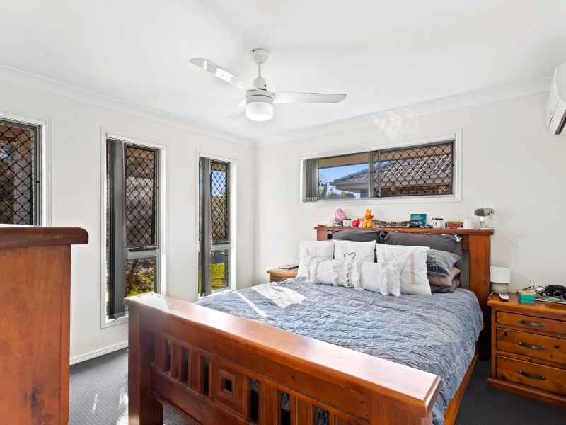 81 Bankswood Drive, Redland Bay QLD 4165