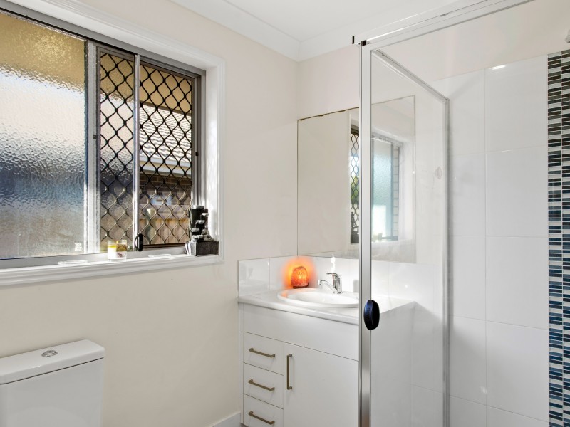 81 Bankswood Drive, Redland Bay QLD 4165