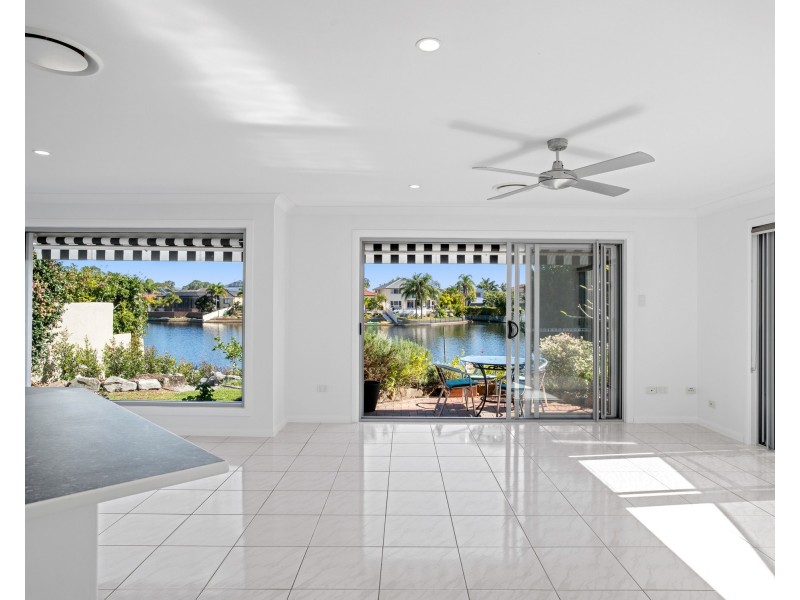 55/40 Cotlew Street East, Southport QLD 4215