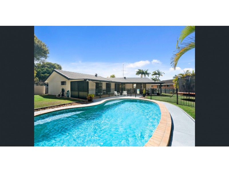 6 Myrtle Court, Palm Beach QLD 4221