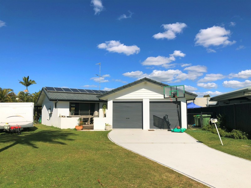 6 Myrtle Court, Palm Beach QLD 4221