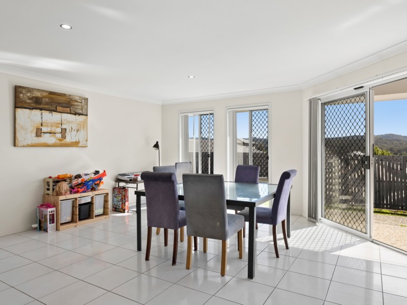 9 Nightshade Crescent, Pimpama QLD 4209