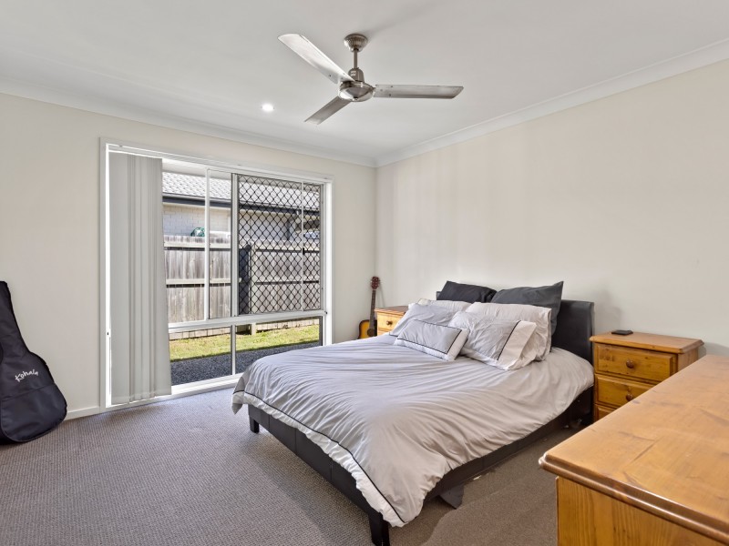 9 Nightshade Crescent, Pimpama QLD 4209