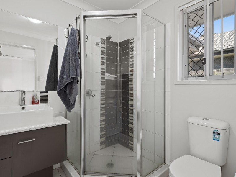 9 Nightshade Crescent, Pimpama QLD 4209