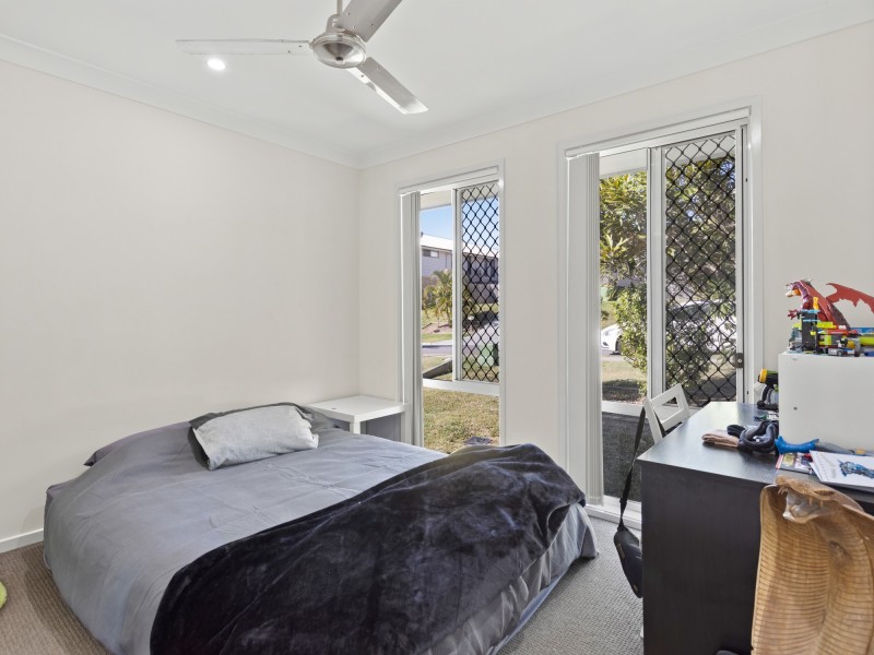 9 Nightshade Crescent, Pimpama QLD 4209