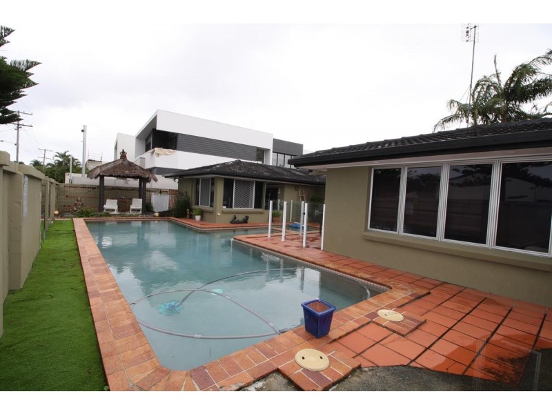 36 Saint Andrews Avenue, Surfers Paradise QLD 4217