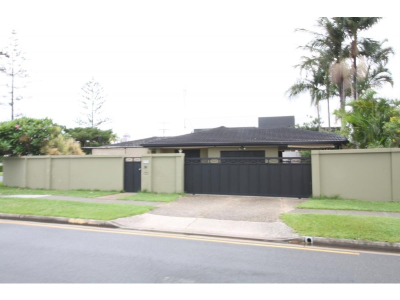36 Saint Andrews Avenue, Surfers Paradise QLD 4217