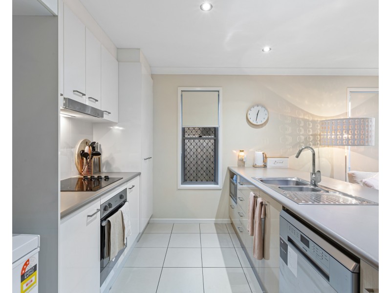 68 Benham Avenue, Kallangur QLD 4503