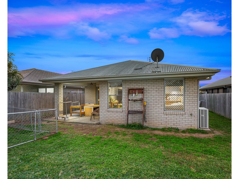 68 Benham Avenue, Kallangur QLD 4503