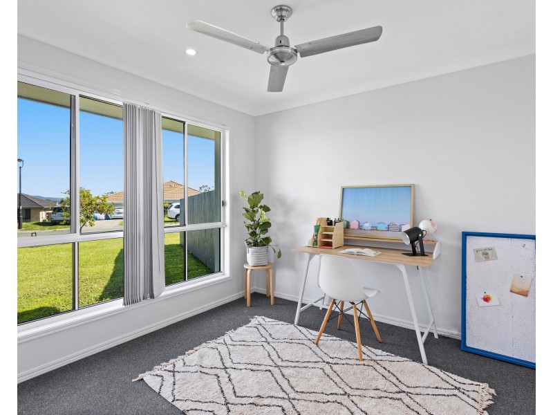 5 Joanne Court, Gleneagle QLD 4285