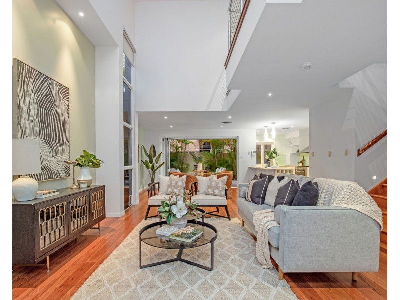 1/17 Sunset Boulevard, Surfers Paradise QLD 4217