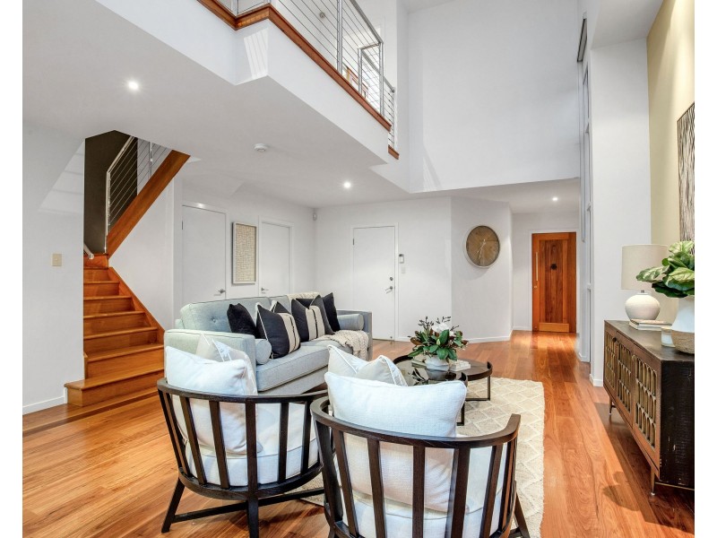 1/17 Sunset Boulevard, Surfers Paradise QLD 4217