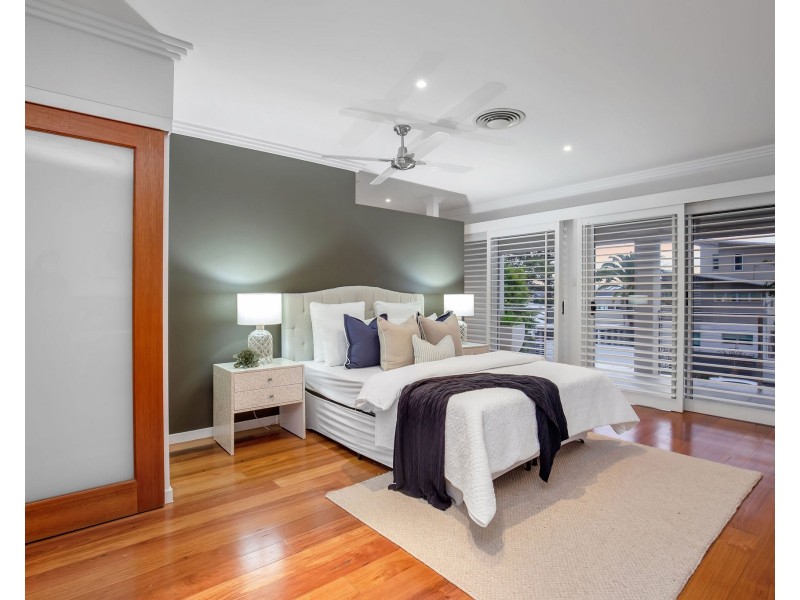 1/17 Sunset Boulevard, Surfers Paradise QLD 4217