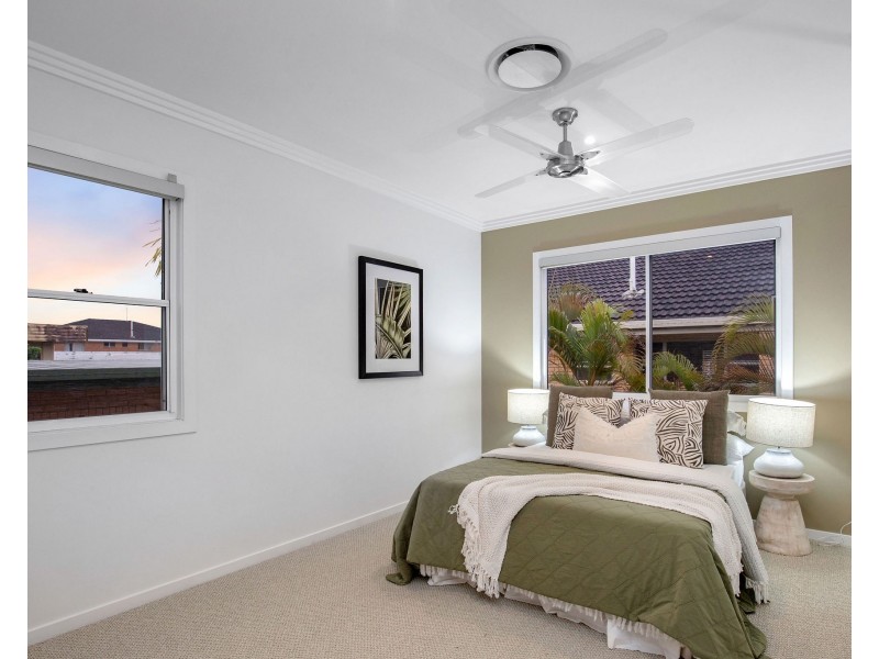 1/17 Sunset Boulevard, Surfers Paradise QLD 4217