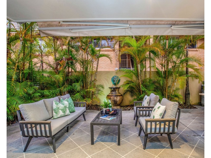 1/17 Sunset Boulevard, Surfers Paradise QLD 4217