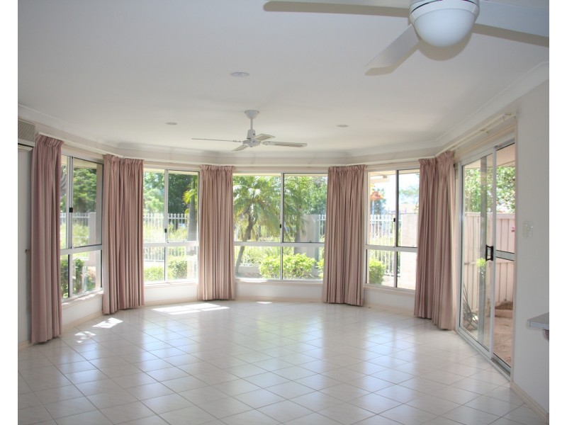 2 Notre Dame Court, Varsity Lakes QLD 4227