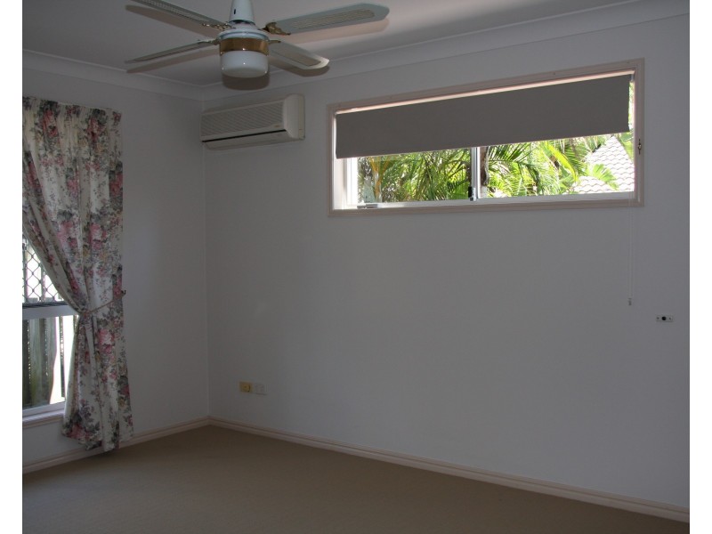 2 Notre Dame Court, Varsity Lakes QLD 4227