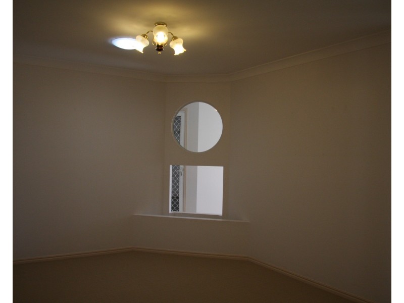 2 Notre Dame Court, Varsity Lakes QLD 4227