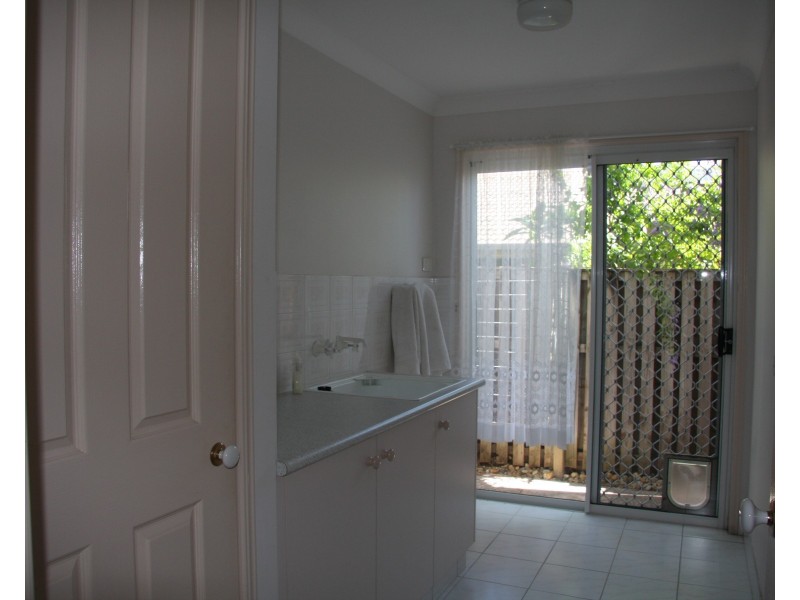 2 Notre Dame Court, Varsity Lakes QLD 4227