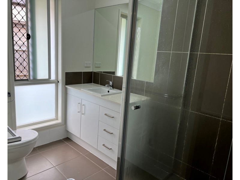 50 Grahams Road, Strathpine QLD 4500