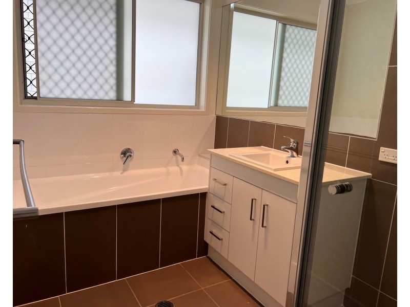 50 Grahams Road, Strathpine QLD 4500