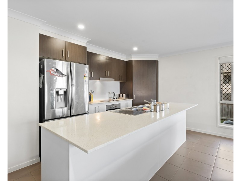 50 Grahams Road, Strathpine QLD 4500