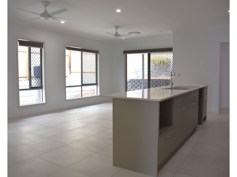 28 Oxford Street, Waterford QLD 4133