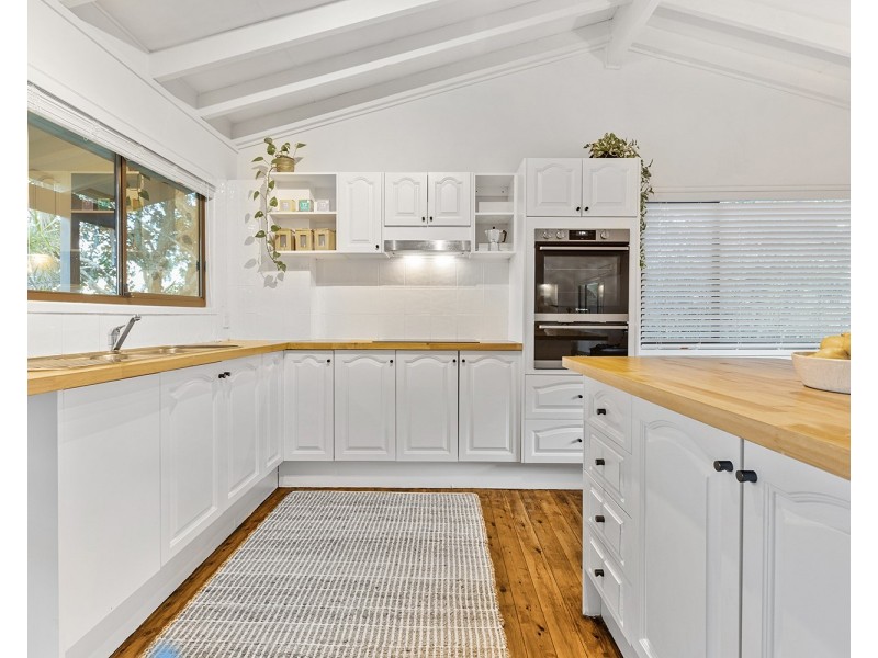 185 Simpsons Road, Elanora QLD 4221