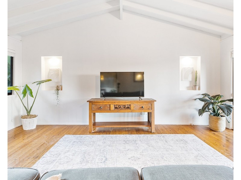 185 Simpsons Road, Elanora QLD 4221